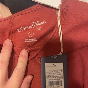 Universal Thread Terracotta Top XL